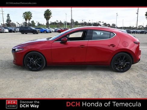 Used 2019 MAZDA MAZDA3 Hatchback w/ Premium Package image 4