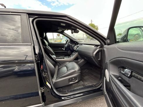 Used 2018 Land Rover Range Rover Evoque SE image 13