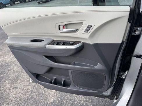 Certified 2024 Toyota Sienna Limited image 18