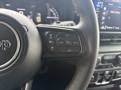 Used 2024 Jeep Wrangler Unlimited AWD/4WD image 20