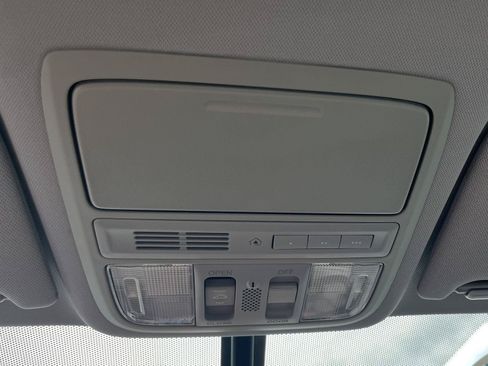 Used 2017 Honda Accord EX-L image 12