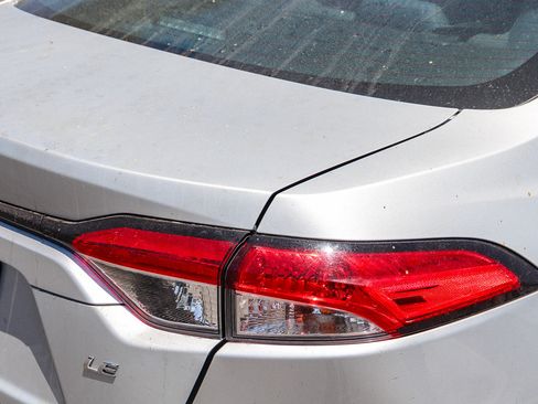 Used 2023 Toyota Corolla LE FWD image 9