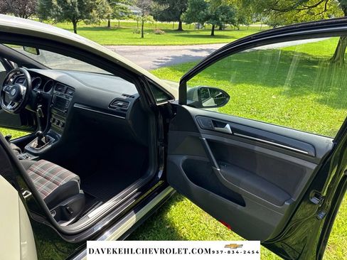 Used 2017 Volkswagen Golf 4-Door FWD image 26