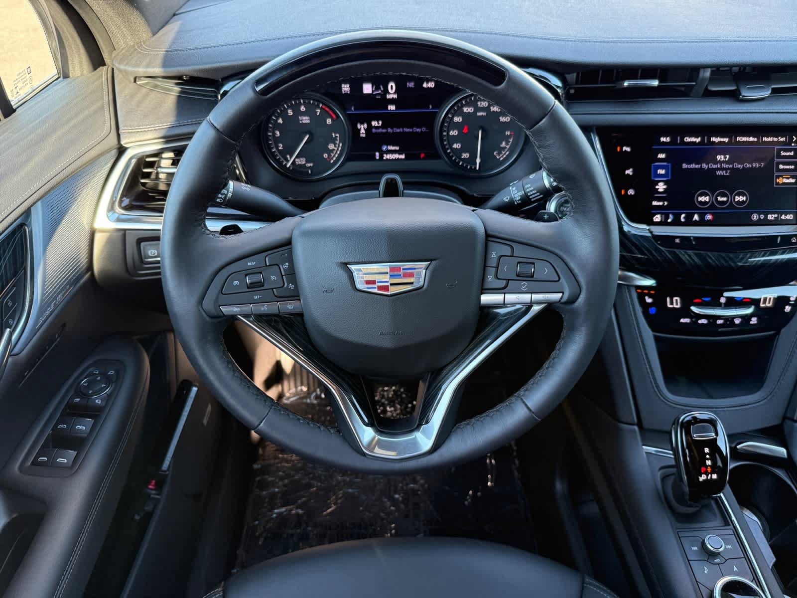 Used 2023 Cadillac XT6 Premium Luxury w/ Technology Package AWD/4WD image 15