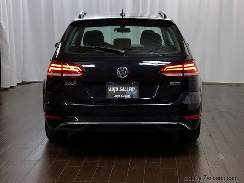 Used 2019 Volkswagen Golf S image 7
