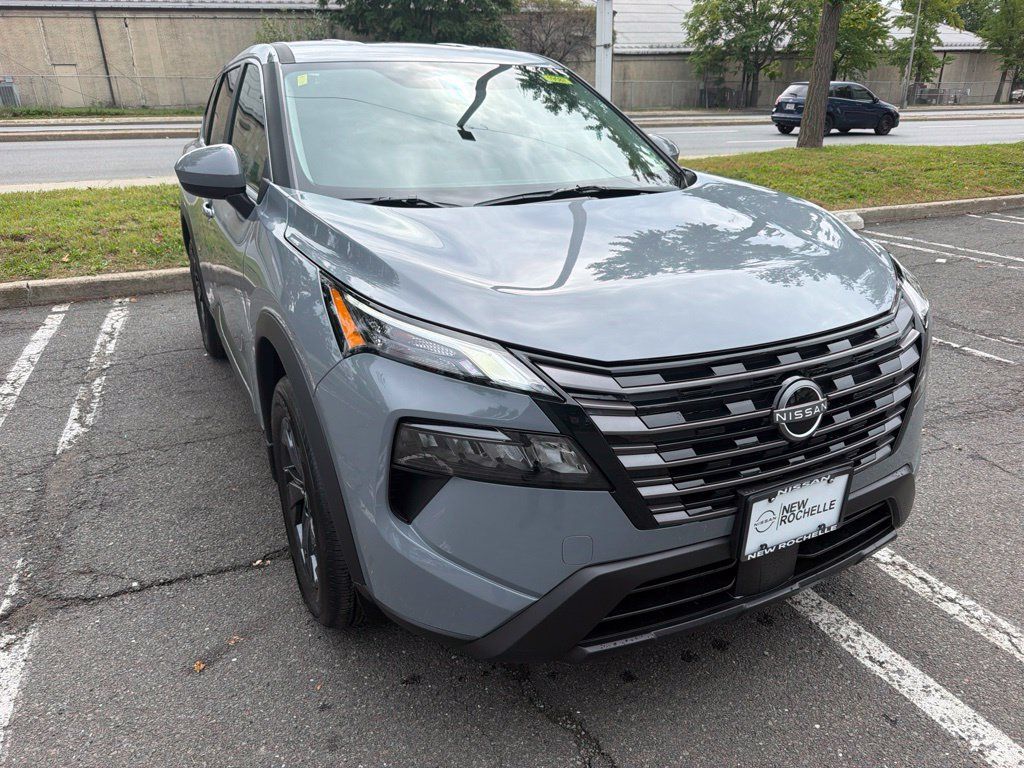Used 2026 Nissan Rogue SV w/ Cold Weather Package AWD/4WD image 3