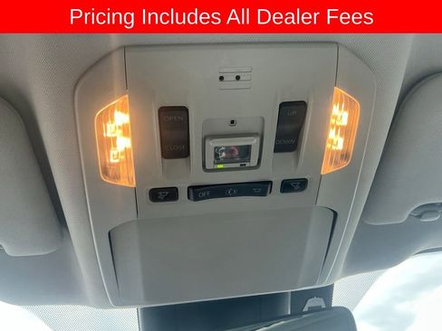 Used 2020 Toyota Highlander XLE FWD image 18