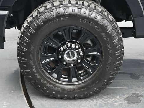 Used 2022 Ford F250 Lariat w/ Tremor Off-Road Package image 37