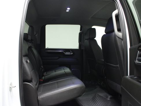 Used 2024 GMC Sierra 3500 SLT w/ X31 Off-Road Package AWD/4WD image 15