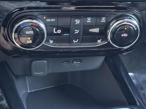 Used 2025 Chevrolet Trax RS w/ Driver Confidence Package FWD image 12