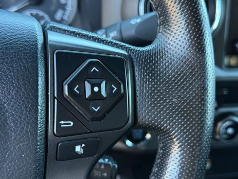 Used 2016 Toyota Tacoma TRD Sport image 13