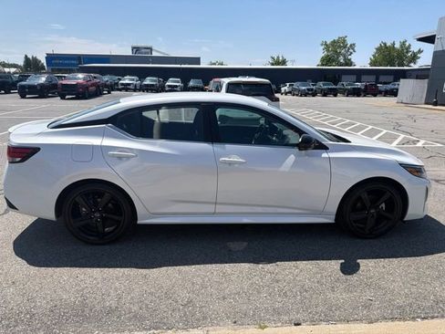 Used 2024 Nissan Sentra SR FWD image 4