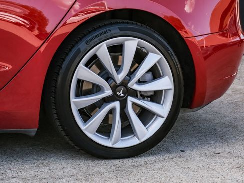 Used 2018 Tesla Model 3 Long Range RWD image 49