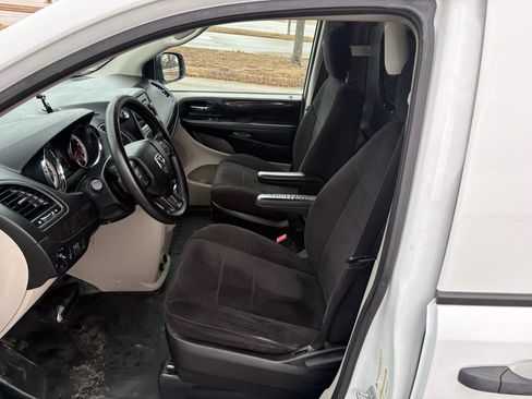 Used 2013 RAM C/V Tradesman image 16