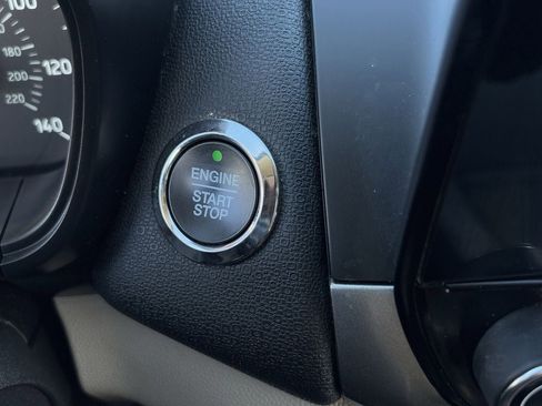 Used 2020 Ford EcoSport SE w/ SE Convenience Package image 18