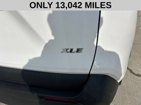 Used 2024 Toyota RAV4 XLE w/ Convenience Package FWD image 4