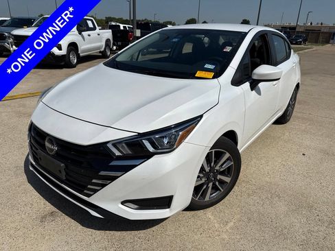 Used 2023 Nissan Versa SV FWD image 1
