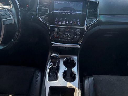 Used 2020 Jeep Grand Cherokee Altitude image 11