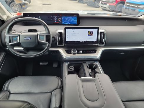 Certified 2025 Ford Expedition Platinum AWD/4WD image 20