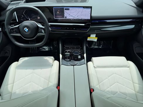 Used 2026 BMW 530i xDrive AWD/4WD image 10