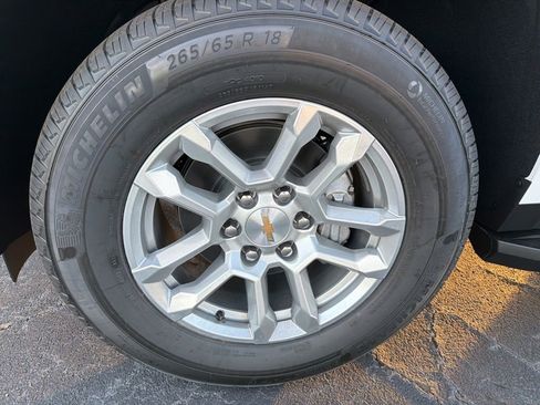 New 2026 Chevrolet Suburban LS image 22