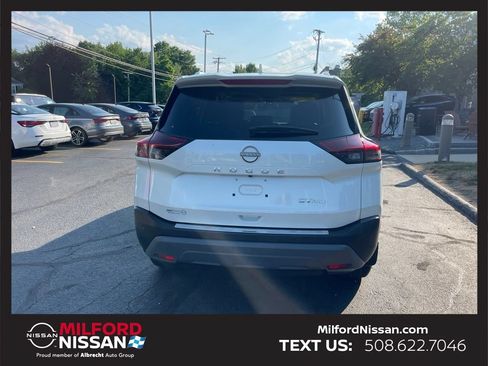 Certified 2023 Nissan Rogue SV w/ SV Premium B Package AWD/4WD image 4