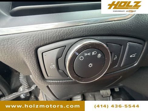 Used 2018 Ford Edge Titanium w/ Equipment Group 301A AWD/4WD image 19