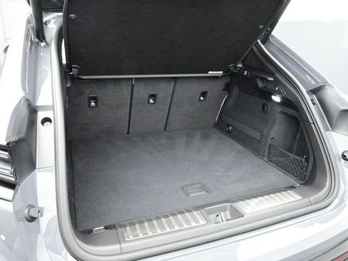 Certified 2025 Porsche Macan Turbo Electric AWD/4WD image 16