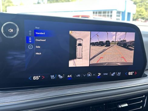 New 2025 Chevrolet Suburban Premier image 5