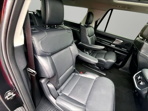 Used 2026 Ford Expedition Max Platinum w/ Driver's Package AWD/4WD image 17