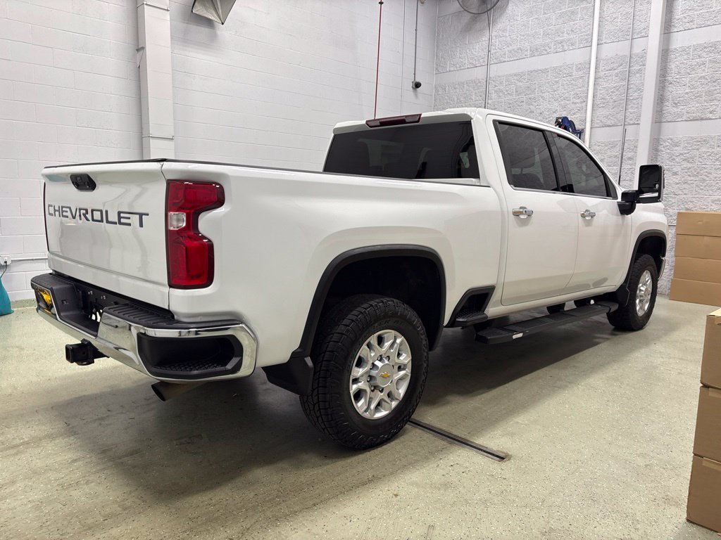 Used 2021 Chevrolet Silverado 2500 LTZ AWD/4WD image 3