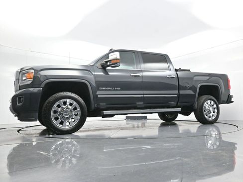 Used 2017 GMC Sierra 2500 Denali w/ Duramax Plus Package AWD/4WD image 52