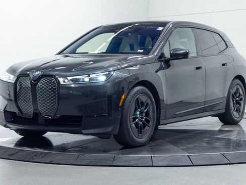 Certified 2023 BMW iX xDrive50 w/ Premium Package AWD/4WD image 6