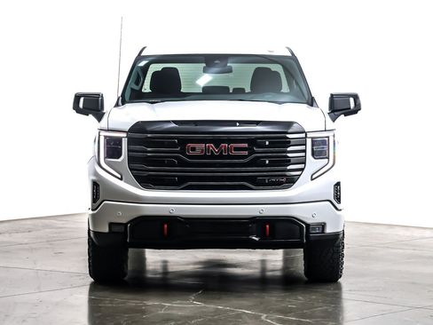 Used 2025 GMC Sierra 1500 AT4 image 3