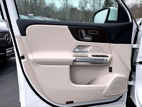 New 2026 Mercedes-Benz GLB 250 4MATIC image 12