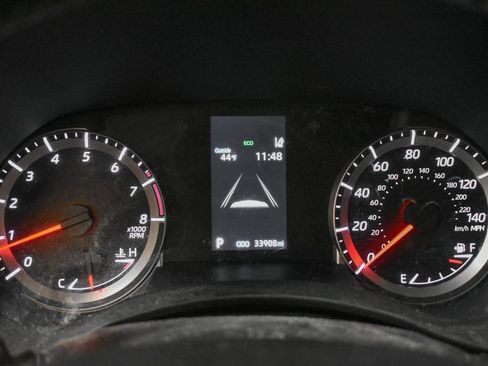 Used 2022 Toyota Highlander LE image 11