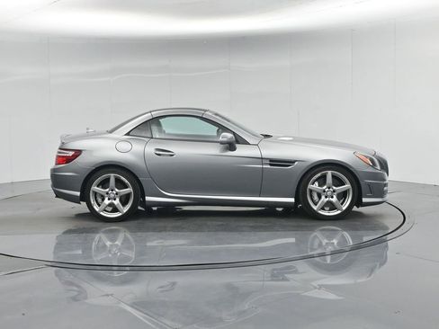 Used 2015 Mercedes-Benz SLK 250 image 21