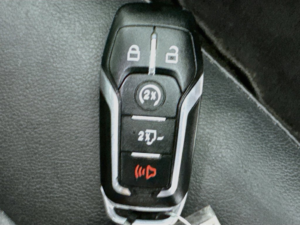 Used 2016 Ford Fusion SE w/ Equipment Group 202A AWD/4WD image 38