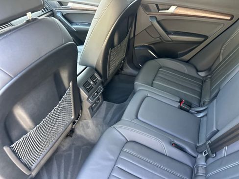 Used 2023 Audi Q5 2.0T Premium w/ Convenience Package AWD/4WD image 4