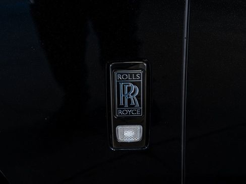 Used 2022 Rolls-Royce Cullinan Black Badge image 33