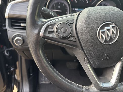 Used 2019 Buick Envision Essence FWD image 19