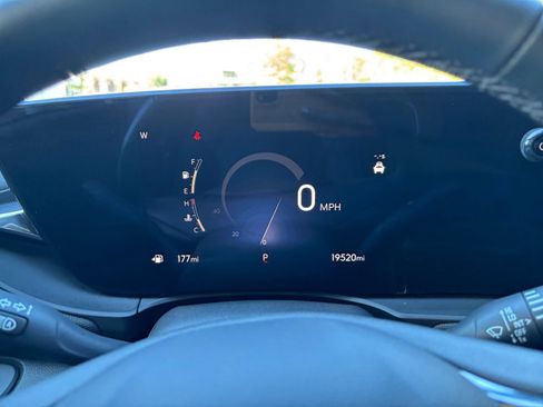 Used 2025 Buick Envista Sport Touring image 40