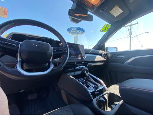 Used 2024 Chevrolet Colorado Z71 w/ Z71 Convenience Package 2 AWD/4WD image 16