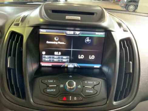 Used 2015 Ford Escape SE w/ Equipment Group 201A FWD image 18