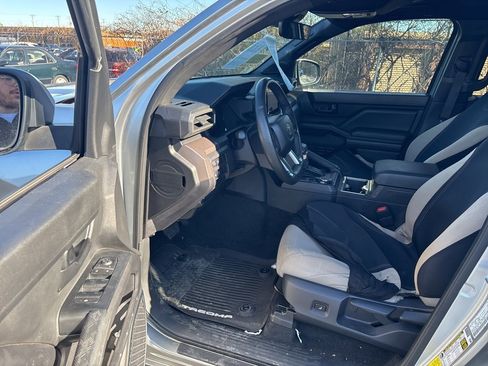 Used 2024 Toyota Tacoma SR5 image 10