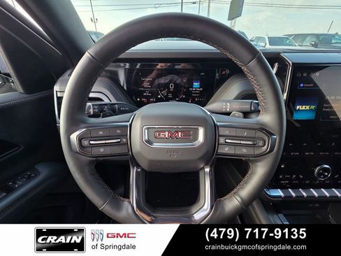 Used 2025 GMC Yukon XL AT4 AWD/4WD image 13
