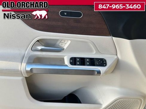 Used 2022 Mercedes-Benz GLB 250 4MATIC w/ Premium Package Lite image 9