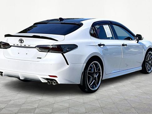 Used 2018 Toyota Camry XSE image 8