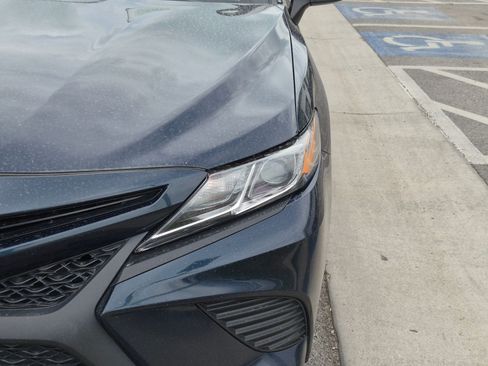 Used 2019 Toyota Camry SE FWD image 12