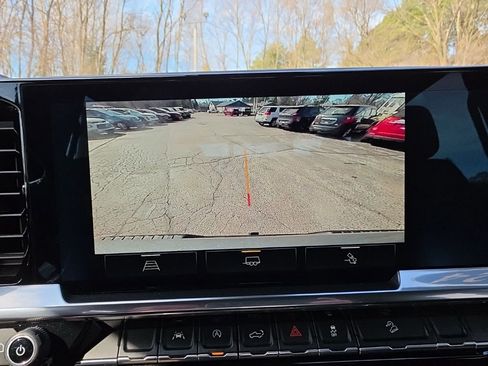 Used 2024 Chevrolet Silverado 1500 LT Trail Boss w/ Convenience Package II image 17